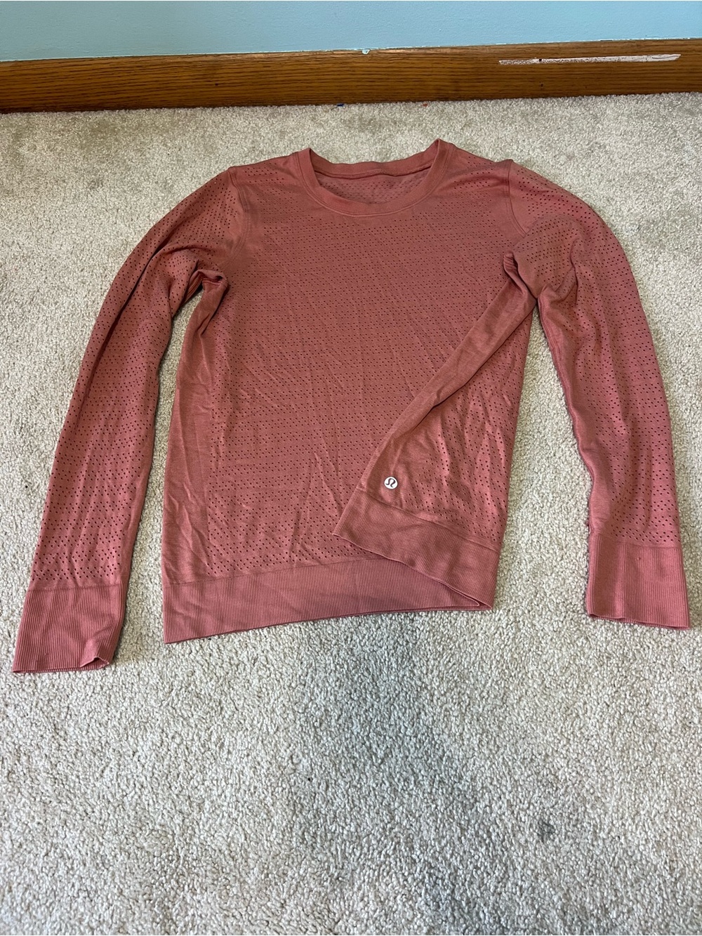 lululemon athletica women’s Perforated Long Sleeve Crew in Dusty Rose